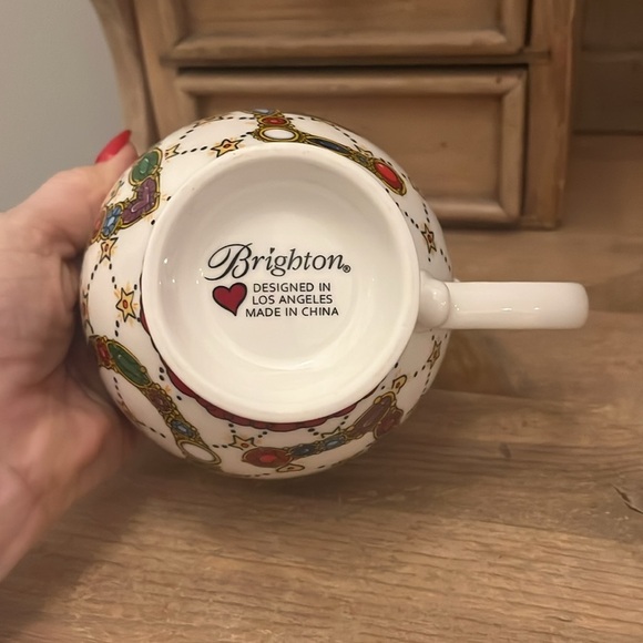 Brighton Set of 2 Large Tea Coffee Cups 2nd Edition LOVE New in Box - Picture 10 of 11